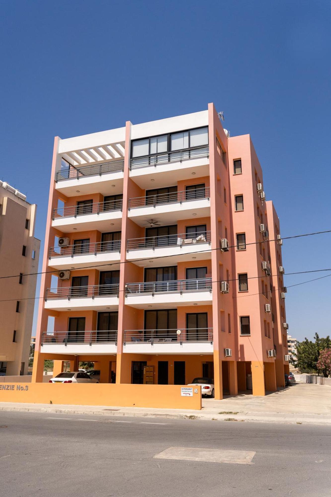 Isabella One Bedroom Larnaca Esterno foto
